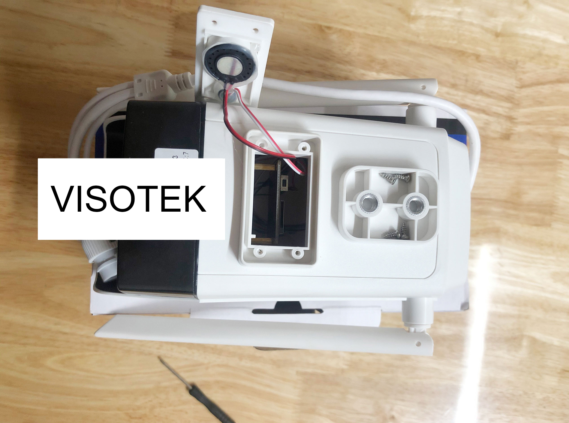 Vị trí nút reset IP Yoosee ngoài trời